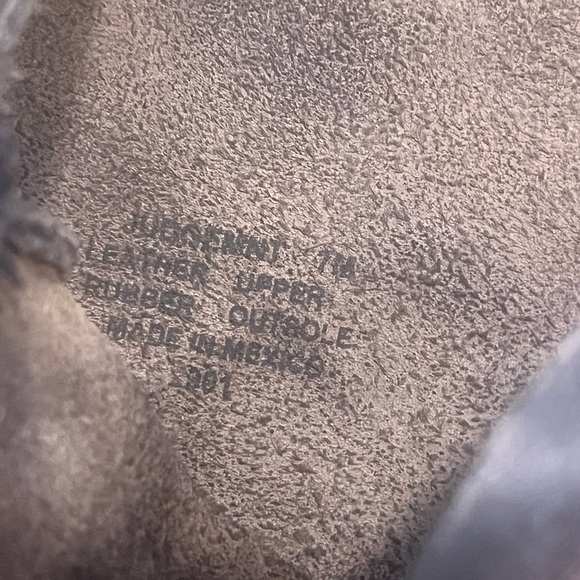 STEVE MADDEN Judgement Tall Shaft Fleur-de -Lis Boots Distressed Leather 7 - Picture 7 of 10